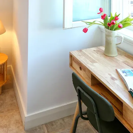 Hot Breeze 아파트 파로